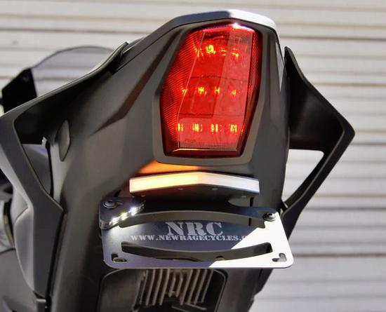 ヤマハ YZF-R25 ボディパーツ