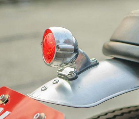 トライアンフ ボンネビル テールランプ