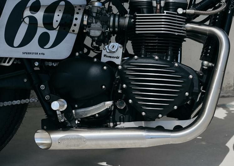 トライアンフ スラクストン Tamaritマフラー