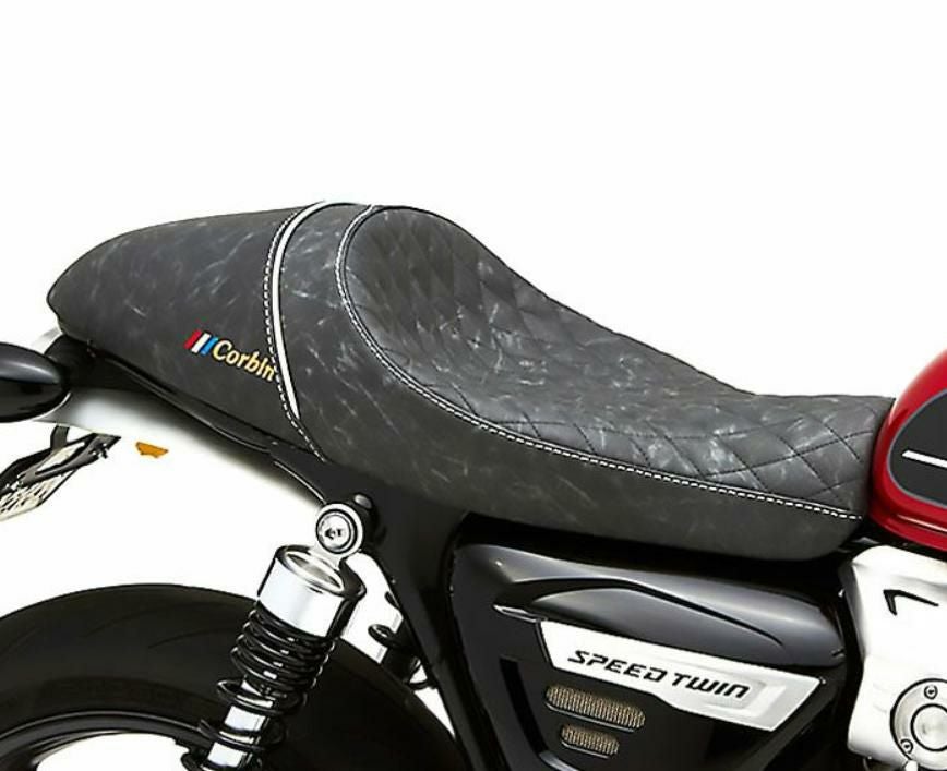 トライアンフ ストリートツイン シート コルビン