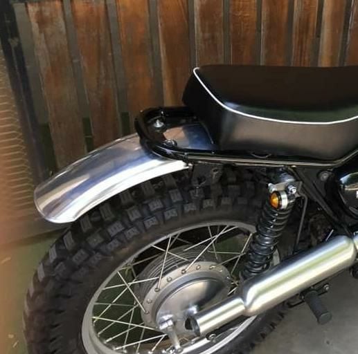 カワサキW800 W650 W400 フェンダー