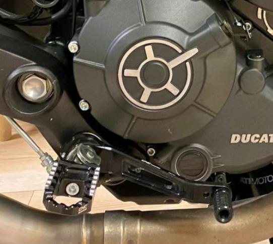 DUCATI スクランブラー フットパーツ
