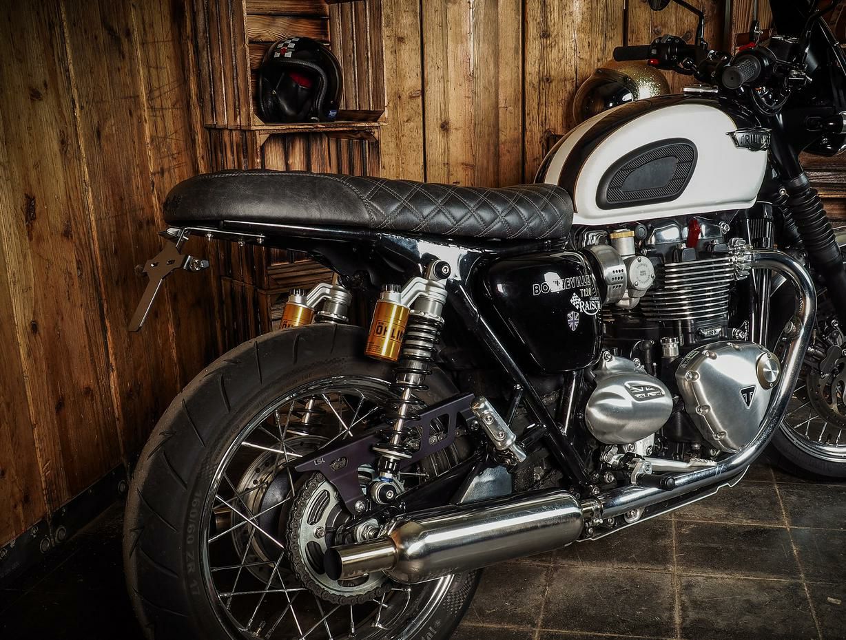 トライアンフ ボンネビル(Bonneville) T100&T120|Bonneville シート