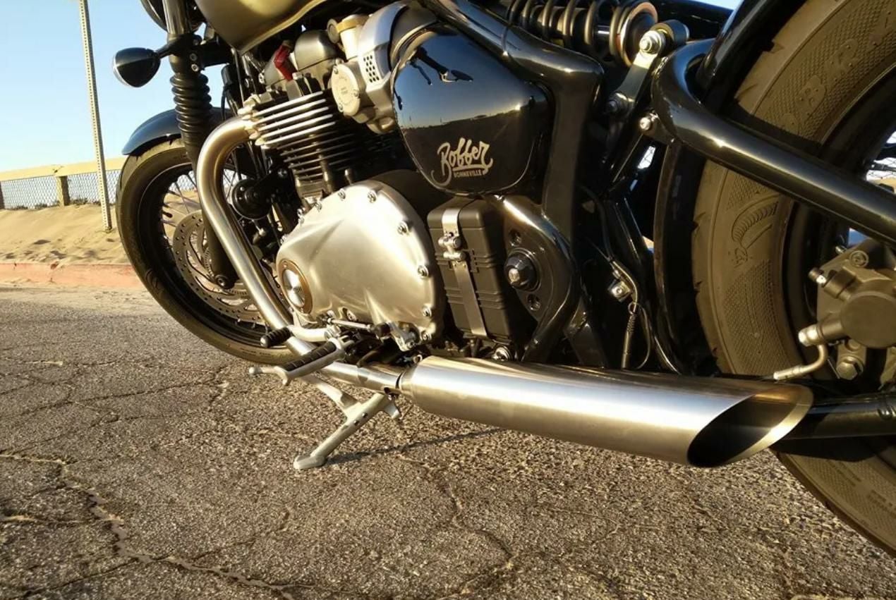 トライアンフ ボバー トライデントエキゾースト マフラー