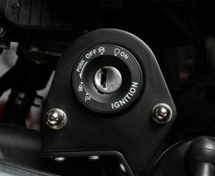 Triumph ストリートツイン イグニッションSW＆ゲージマウント