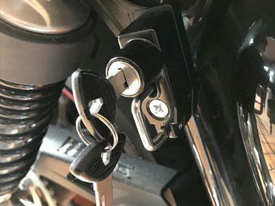 Triumph スクランブラー ヘルメット・ロック