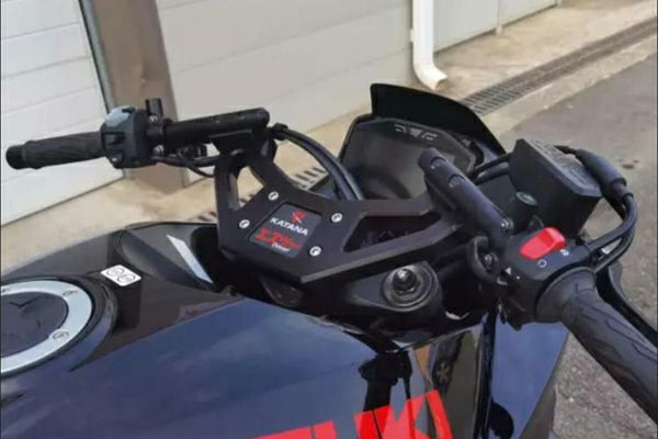 スズキ GSX-S1000S カタナ KATANA カスタムパーツの専門店 | ＜公式