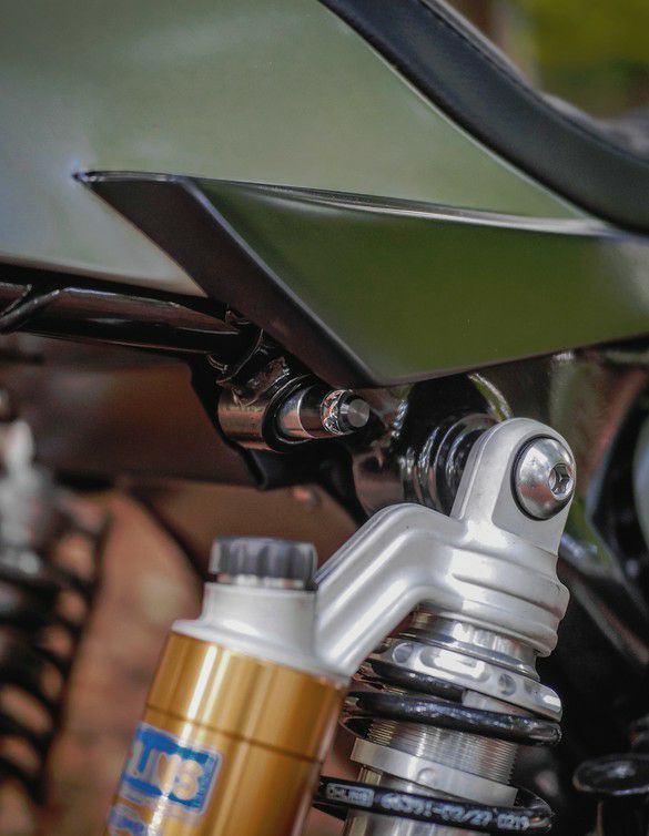 トライアンフ スクランブラー1200|ヘッドライト・ウインカー・電装品