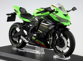 1/12 カワサキ ZX25R ライムグリーン/エボニー 完成車モデル アオシマ
