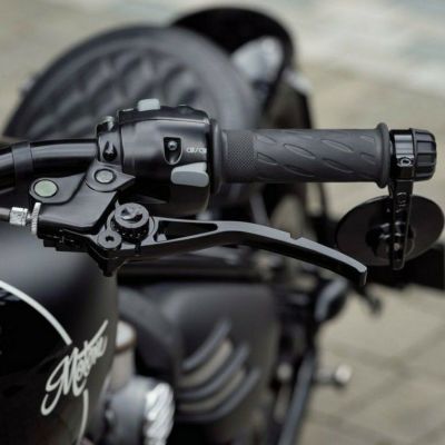 スラクストンR/RS スピードツイン1200 スクランブラー1200 ブレーキ