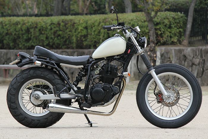 グッズ(GOODS) タックロールダブルシート TW200/225 | バイクカスタム 