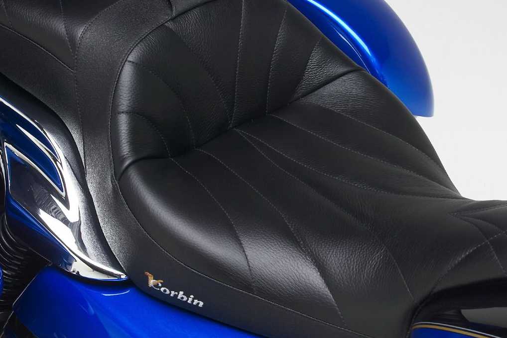 Kawasaki Vulcan 1700 Voyager / Nomad (09-26) デュアルツーリングシート Dual Touring Saddle Corbin_3