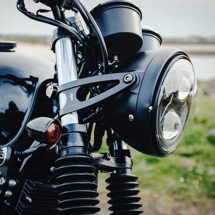 トライアンフtriumph 2023スクランブラー900 ヘッドライトベゼル スクランブラー 900（2023-） 現行モデルカタログ | バージントライアンフ