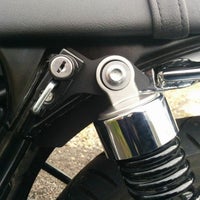 Motone ショックマウントヘルメットロック 左側 トライアンフ_1