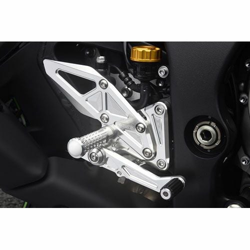 バイク部品　カワサキ　ZX-10R　純正ステップホルダー　L/Rセット　ADC3　0697/0698　中古品 Amazon | ZX-10R タンデムステップ 右 0700 カワサキ 純正 中古 バイク