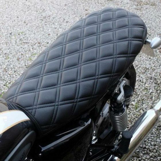 ブリティッシュカスタムズ シート　トライアンフ　ボンネビルt100 空冷 トライアンフ 空冷ボンネビルT100、スクランブラー、スラクストン