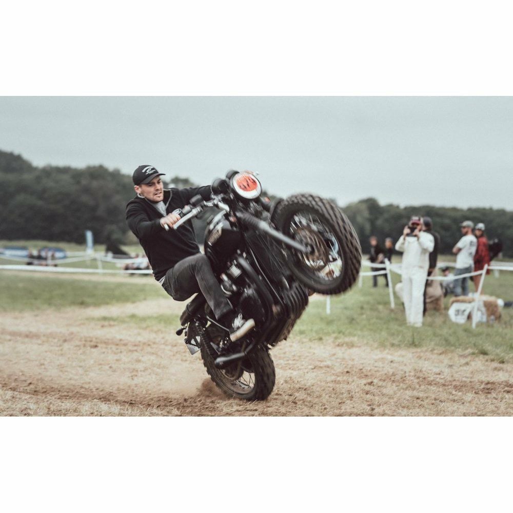 T100/T120 スクランブラー900 スピード900 リアフェンダー