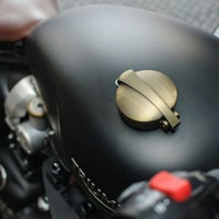 T100 T120 スピードツイン スクランブラー ボバー等 Motone モンツァ アダプター付・フリップアップ ガスキャップキット ブラス_1