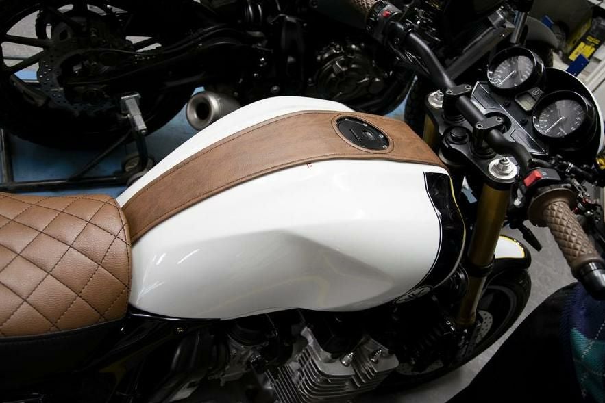カスタムバイク用 燃料タンク クリーム色 C-RACER タンクビブ ダークブラウン XJR1300 95-14 | バイクカスタム