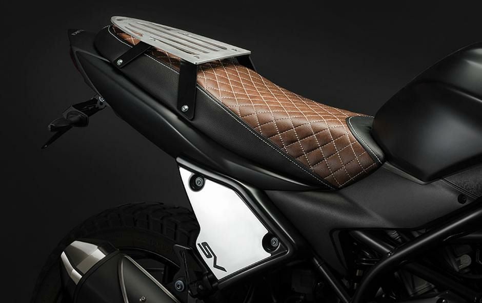 C-RACER シート ブラック SV650 16- | バイクカスタムパーツ専門店