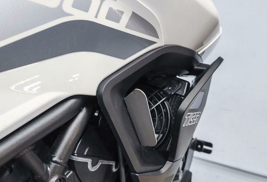 Free Spirits エアデフレクター ヒートガード TIGER 900 ブラック-04