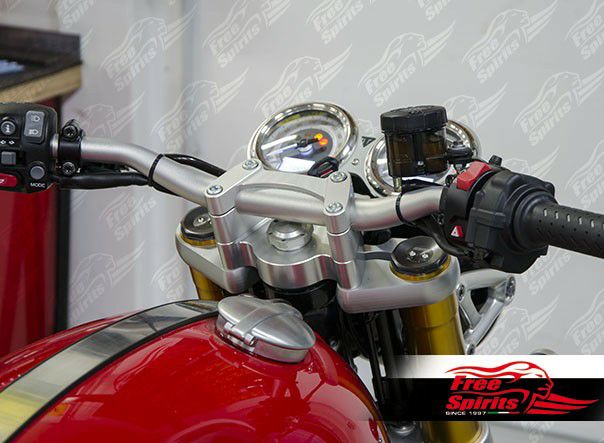 トライアンフ Thruxton(スラクストン)/R |ハンドルライザー トライアンフ Thruxton(スラクストン)/R |ハンドルライザー