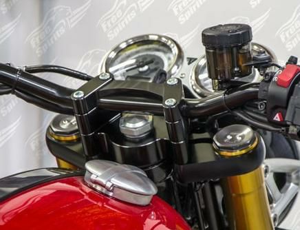 トライアンフ スラクストン1200 純正 ハンドル バーハンドル TRIUMPH