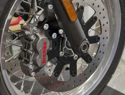 S*J様 brembo フロントキャリパー 100mm Brembo │ GT-S SYSTEMS 6-Piston フロントアップグレードKIT - nissan