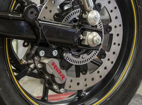 Free Spirits Brembo リアキャリパー(チタン) ディスクローター