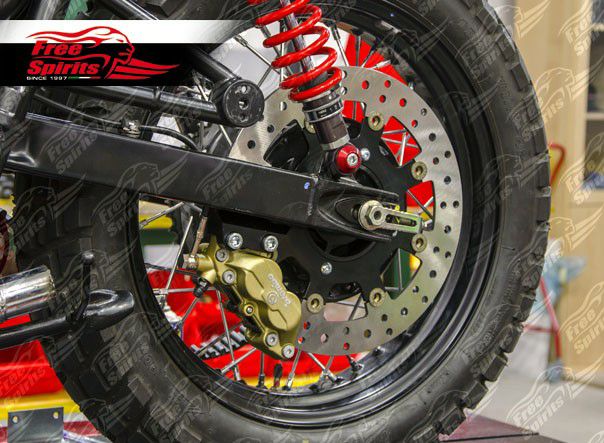Free Spirits Brembo リアキャリパー ディスクローター アップグレード
