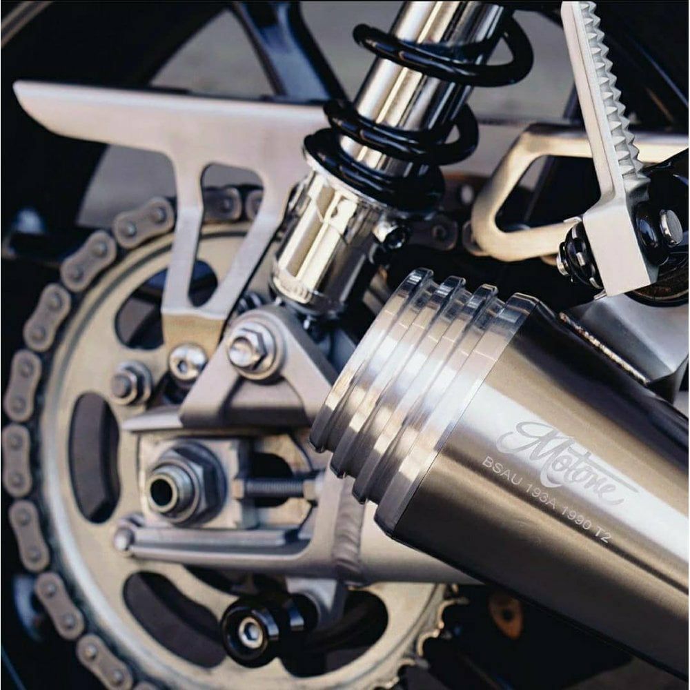 Motone チェーンガード Speed Twin Thruxton ブラッシュ | バイク