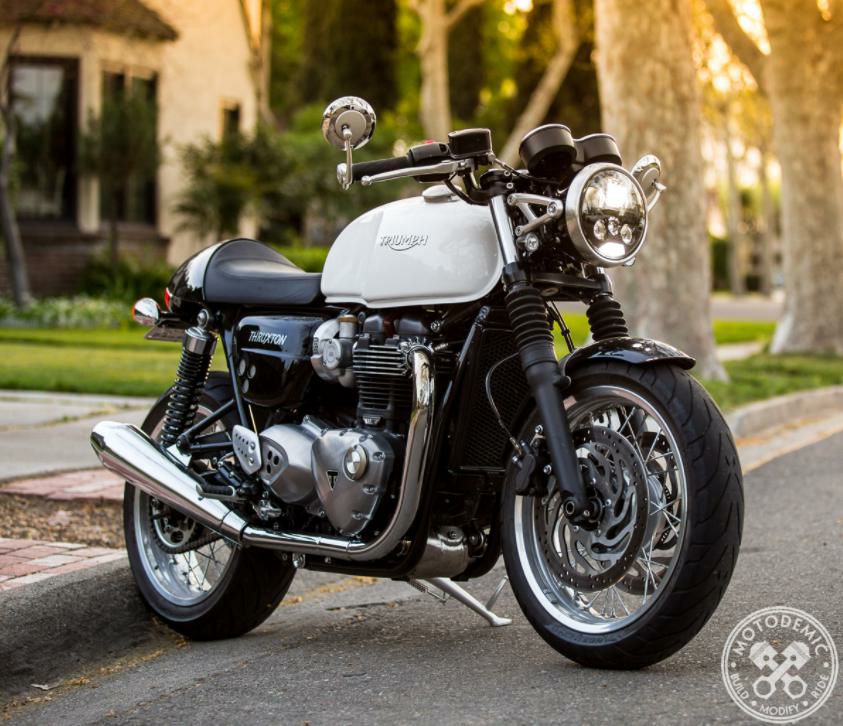 トライアンフ　TRIUMPH ヘッドライト LED ジャンク品 TRIUMPH（トライアンフ） 純正部品グレード：Triumph Bonnnevill