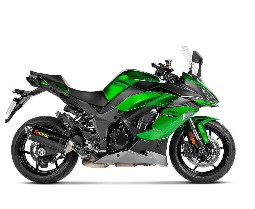 Akrapovic(アクラポヴィッチ) カーボン・スリップオン・マフラー
