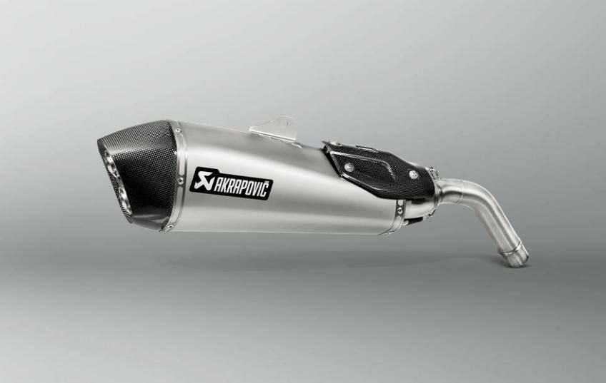 Akrapovic (アクラポヴィッチ) スリップオンマフラー・ECE規格・チタン