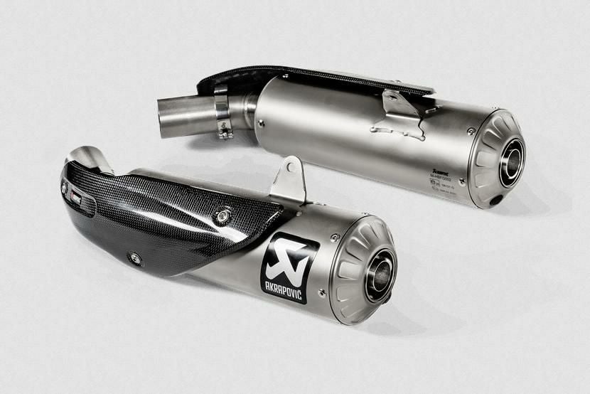 Akrapovic (アクラポヴィッチ) スリップオンマフラー・ECE規格・チタン
