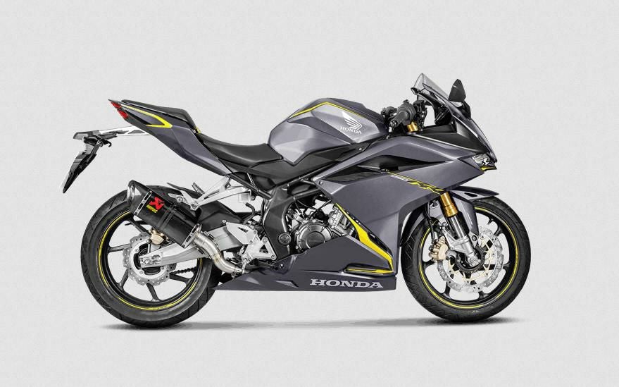 Akrapovic (アクラポヴィッチ) スリップオンマフラー・カーボン