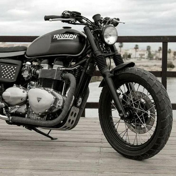 トライアンフ 空冷ボンネビルT100/スクランブラ-900/スラクストン900