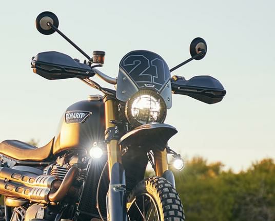 トライアンフ スクランブラー1200/XE ヘッドライト グリル 「タタ