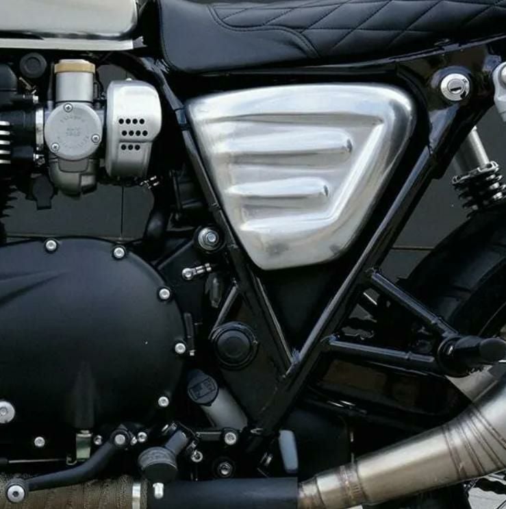 トライアンフ 水冷ツイン ムラヤ サイドカバー 左右セット 未塗装