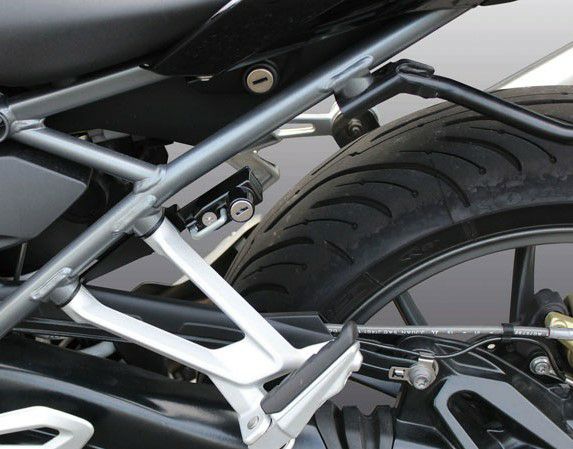 BMW R1200R/RS R1250R/RS リアフェンダー カーボンルック Puig(プーチ
