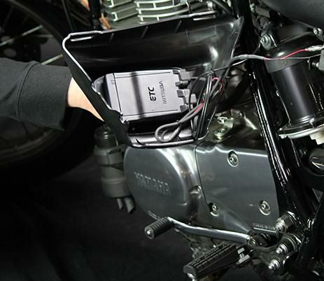 ヤマハ SR400用ETCビルトイン・サイドカバー ブラック (GOODS