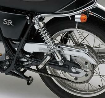 デイトナ サドルバッグサポート 左側 ヤマハ SR400/500 | バイク