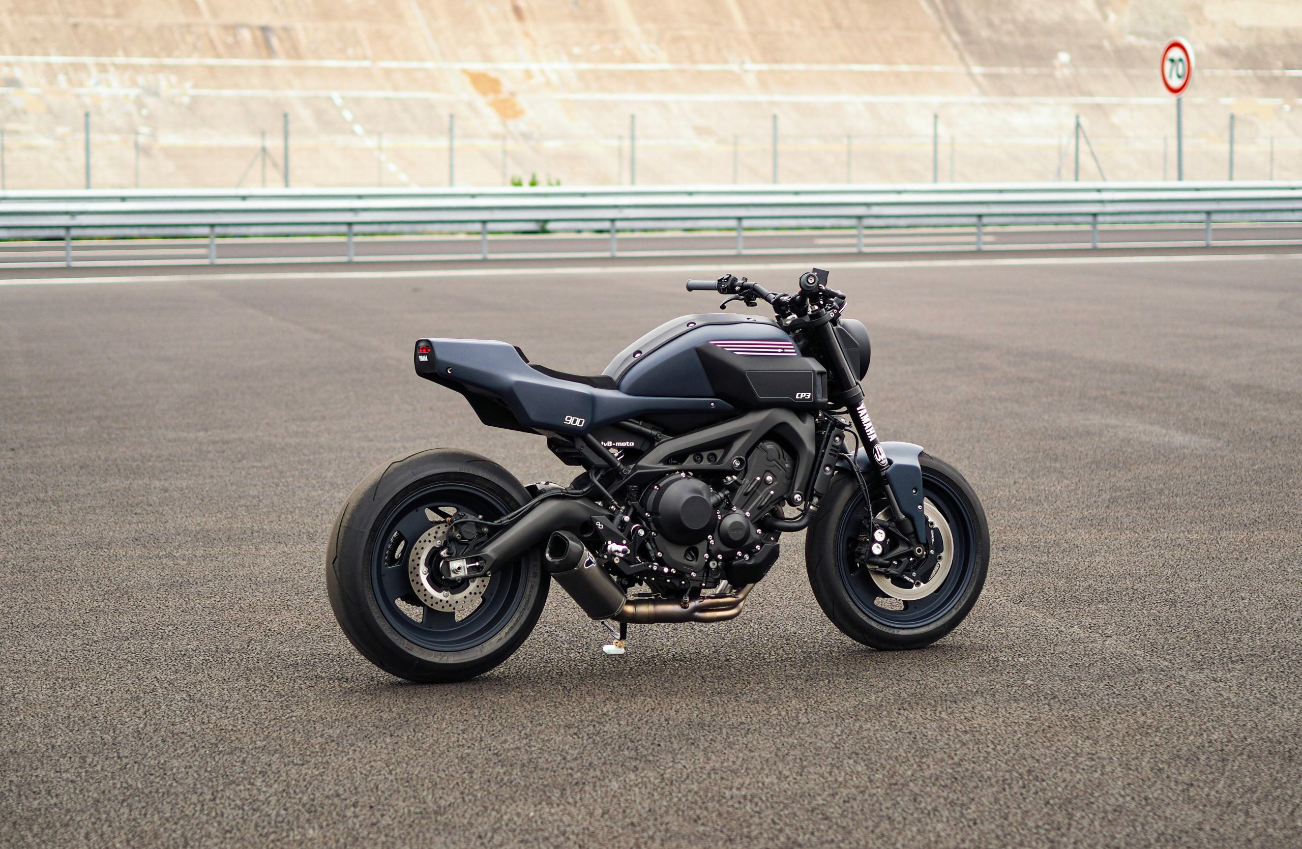 JvB-MOTO フロントフェンダー XSR900 | バイクカスタムパーツ専門店
