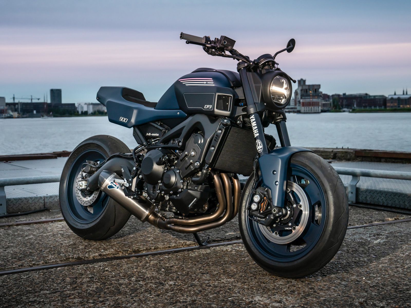 JvB-MOTO フロントフェンダー XSR900 | バイクカスタムパーツ専門店