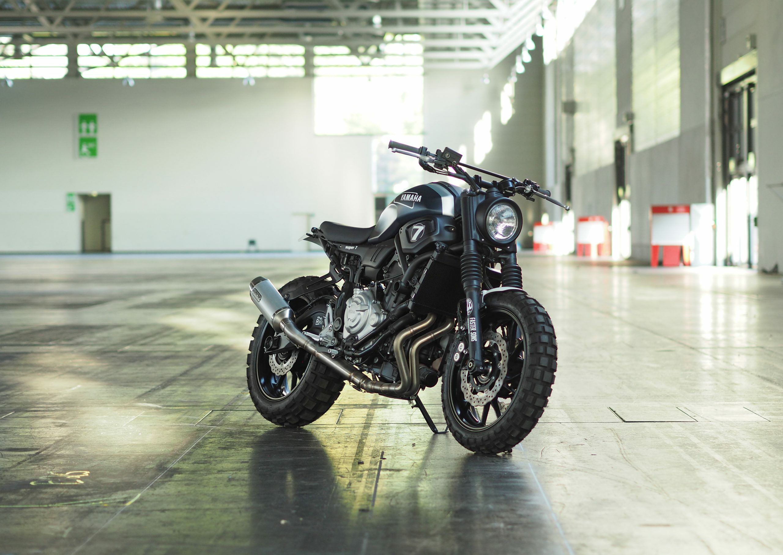 JvB-MOTO Super7 フォークブーツ MT07 XSR700 | バイクカスタムパーツ