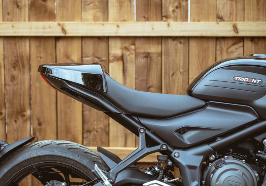 POWERBRONZE シートカウル/ハンプカバー トライアンフ TRIDENT660