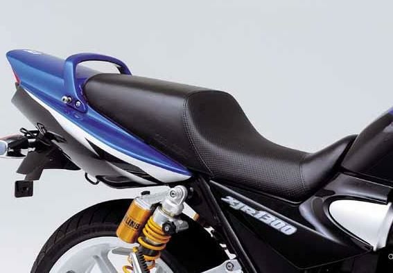 デイトナ COZYシート ブラック ヤマハ XJR1300 | バイクカスタムパーツ デイトナ COZYシート ブラック ヤマハ XJR1300 | バイクカスタムパーツ