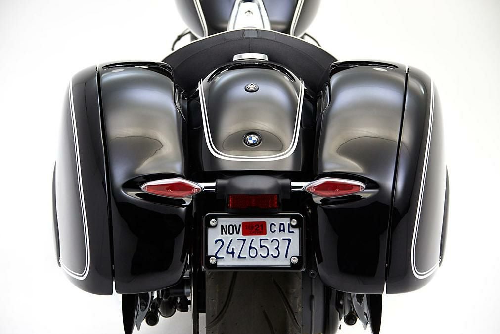 Corbin サドルバッグ/サイドバッグ BMW R18-10