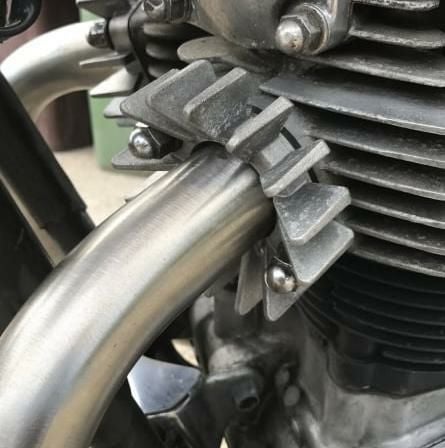 Motone(モートーン）ビッグフィン エキゾーストクランプ ヤマハ XS650_1