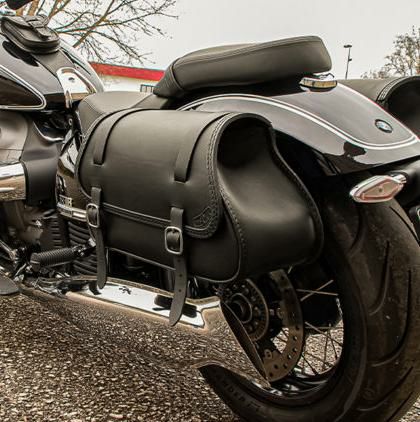  R18 サイドバッグ　左右セット BMW R18 サイドバッグ Munich 左側 ブラックレザー Ends Cuoio